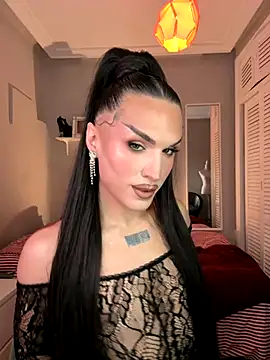 Snapshot of lacattiva chatting on December 1, 8:36 pm lacattiva online show from December 1, 8:36 pm