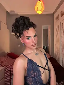 Snapshot of lacattiva chatting on December 4, 9:23 pm lacattiva online show from December 4, 9:23 pm