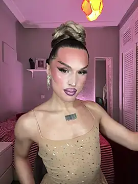 Snapshot of lacattiva chatting on February 9, 8:13 pm lacattiva online show from February 9, 8:13 pm