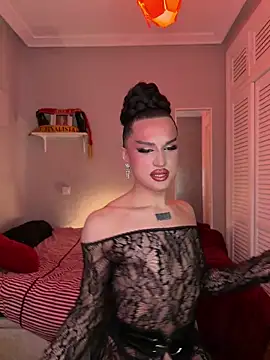 Snapshot of lacattiva chatting on February 18, 4:41 am lacattiva online show from February 18, 4:41 am