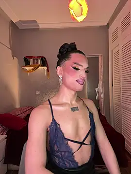 Snapshot of lacattiva chatting on February 23, 1:03 am lacattiva online show from February 23, 1:03 am