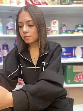 PrettyAmber online show from April 12, 8:25 pm