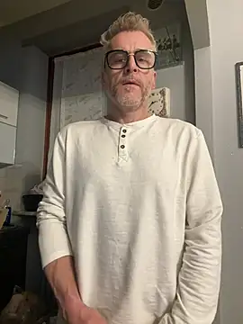 Axl hot online show from March 22, 1:42 am