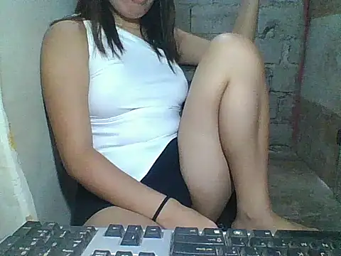 Snapshot of Skinny_PinayGirljust18 chatting on June 10, 11:03 pm Skinny PinayGirljust18 online show from June 10, 11:03 pm