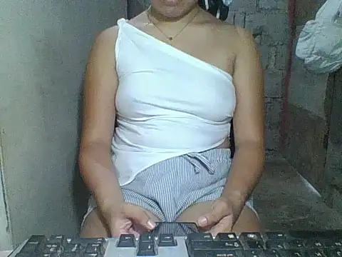 Snapshot of Skinny_PinayGirljust18 chatting on June 18, 8:25 am Skinny PinayGirljust18 online show from June 18, 8:25 am