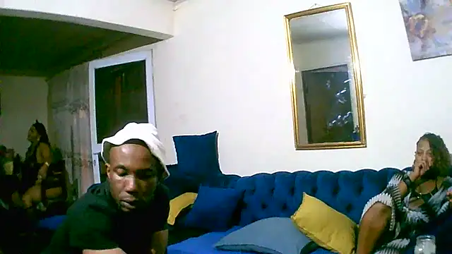 Snapshot of TheeBigPump chatting on September 18, 5:26 pm TheeBigPump online show from September 18, 5:26 pm