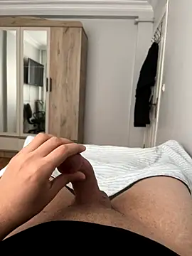 Erenn9972 online show from September 21, 12:51 pm