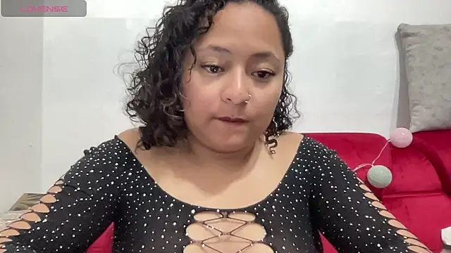 Snapshot of Sophiaburton chatting on September 9, 12:10 am Sophiaburton online show from September 9, 12:10 am