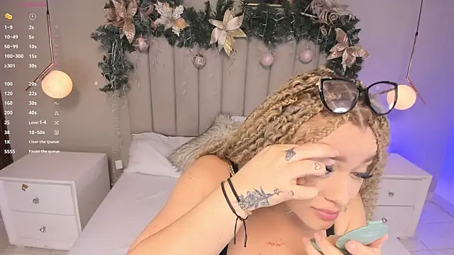 Dani rosse  online show from December 1, 1:05 pm