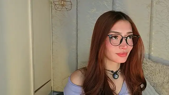Snapshot of maddy1y_ chatting on May 18, 1:06 pm maddy1y online show from May 18, 1:06 pm