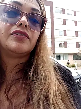 Lady 16 online show from February 14, 6:37 pm