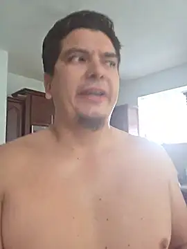 Snapshot of lucho8690 chatting on June 10, 12:59 pm lucho8690 online show from June 10, 12:59 pm
