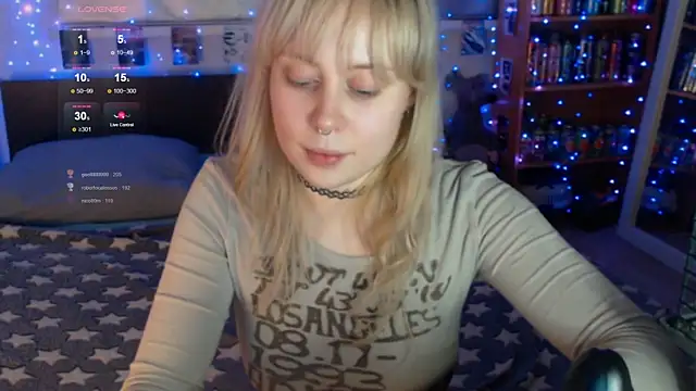s1lvercherub online show from May 16, 7:34 pm