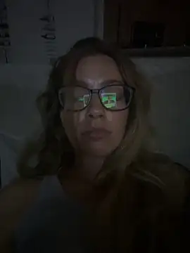 blondebaddi online show from October 20, 4:35 am