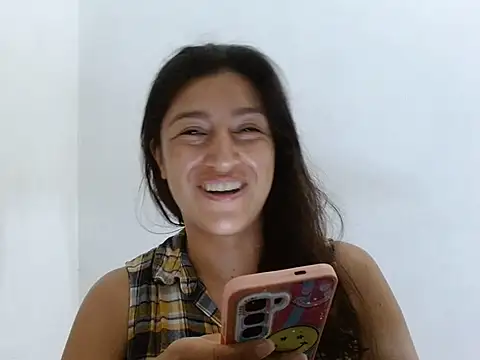 Snapshot of SarahFriendly chatting on May 22, 11:49 am SarahFriendly online show from May 22, 11:49 am