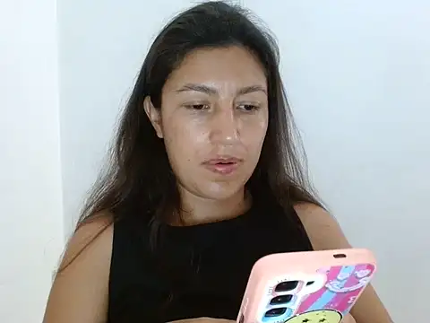 Snapshot of SarahFriendly chatting on May 27, 1:52 pm SarahFriendly online show from May 27, 1:52 pm
