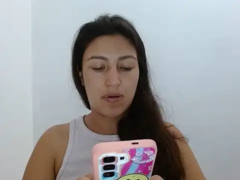 Snapshot of SarahFriendly chatting on June 9, 1:01 pm SarahFriendly online show from June 9, 1:01 pm