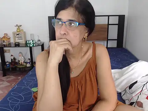 Snapshot of Prettysweetmum chatting on November 26, 3:51 am Prettysweetmum online show from November 26, 3:51 am