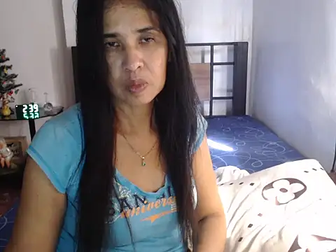 Snapshot of Prettysweetmum chatting on December 17, 6:41 am Prettysweetmum online show from December 17, 6:41 am