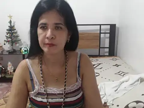 Snapshot of Prettysweetmum chatting on February 5, 2:49 am Prettysweetmum online show from February 5, 2:49 am