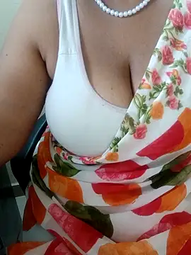 Snapshot of tami_lavanya chatting on October 15, 5:07 am tami lavanya online show from October 15, 5:07 am