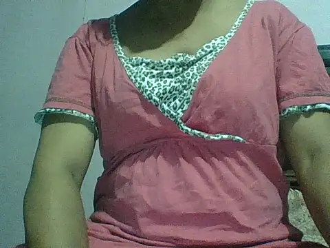 Snapshot of Cute_Rubylove chatting on August 4, 9:23 am Cute Rubylove online show from August 4, 9:23 am