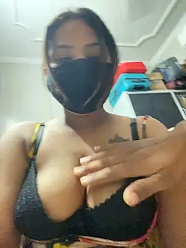 Snapshot of Saaay_StripQueen chatting on October 3, 8:17 pm Saaay StripQueen online show from October 3, 8:17 pm