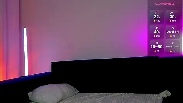 teyasunny online show from October 1, 9:10 pm