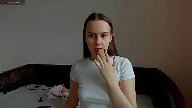 Kelly Cartier online show from April 3, 1:42 pm