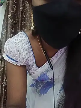 Snapshot of kavya-telugu84 chatting on June 18, 6:34 pm kavya-telugu84 online show from June 18, 6:34 pm