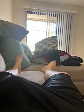 Snapshot of encinas15 chatting on November 6, 8:54 pm encinas15 online show from November 6, 8:54 pm