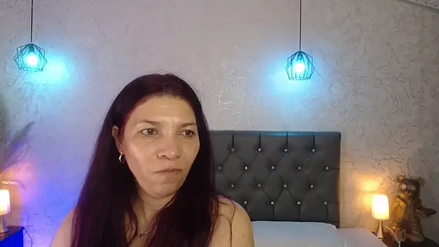 Snapshot of Serena_Houstonn chatting on June 23, 10:35 am Serena Houstonn online show from June 23, 10:35 am