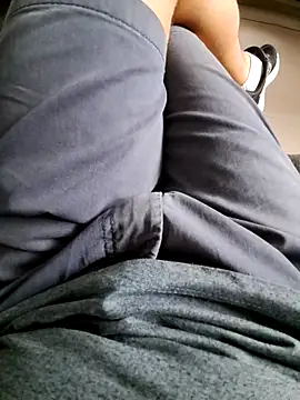 Snapshot of pintodointerior666 chatting on February 23, 10:01 am pintodointerior666 online show from February 23, 10:01 am