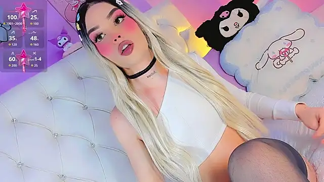 Snapshot of Cattleya_White_ll chatting on April 28, 9:31 pm Cattleya White ll online show from April 28, 9:31 pm