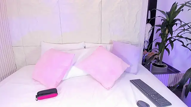 Snapshot of DulceGreem chatting on January 14, 8:14 pm DulceGreem online show from January 14, 8:14 pm