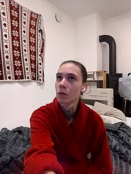 HoneySquirrel online show from October 18, 7:14 pm