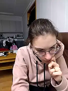 HoneySquirrel online show from December 5, 4:14 pm