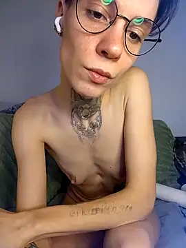 Snapshot of HoneySquirrel chatting on April 17, 8:01 pm HoneySquirrel online show from April 17, 8:01 pm