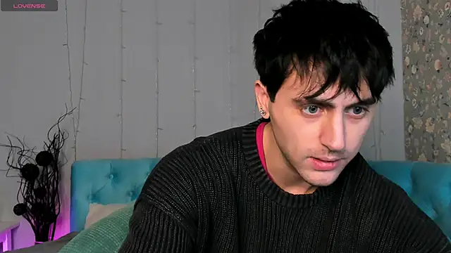 Oscar Miller  online show from February 6, 9:07 pm