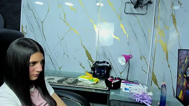  Luna Bennett online show from May 30, 8:00 am