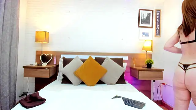 JenniferAuriston online show from March 28, 7:35 pm