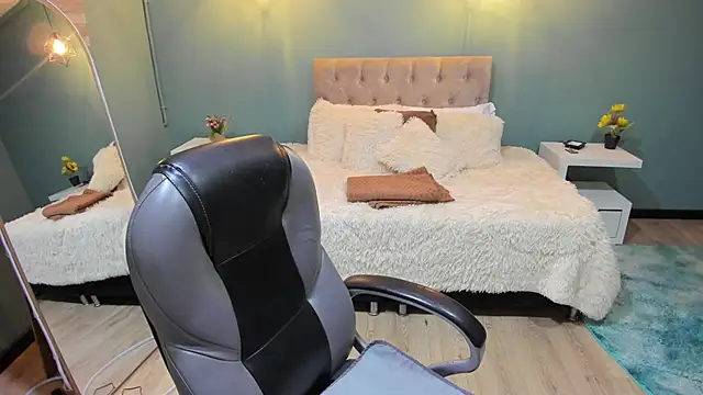 Miss Cataleya   online show from March 7, 11:40 am