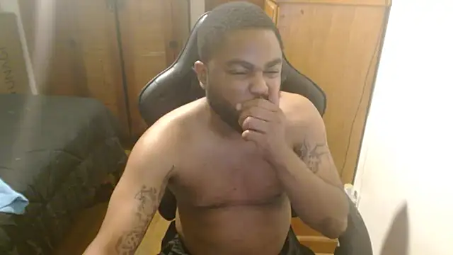 Snapshot of Breadwinnah chatting on September 16, 4:24 am Breadwinnah online show from September 16, 4:24 am