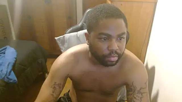 Snapshot of Breadwinnah chatting on September 18, 7:10 am Breadwinnah online show from September 18, 7:10 am