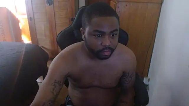 Snapshot of Breadwinnah chatting on September 23, 4:10 pm Breadwinnah online show from September 23, 4:10 pm