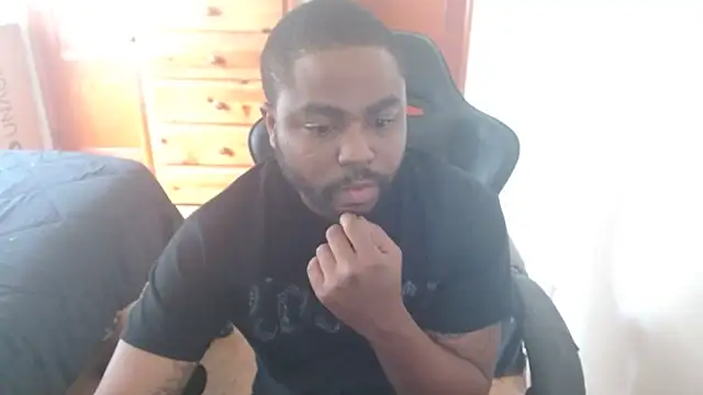 Snapshot of Breadwinnah chatting on September 27, 8:36 pm Breadwinnah online show from September 27, 8:36 pm