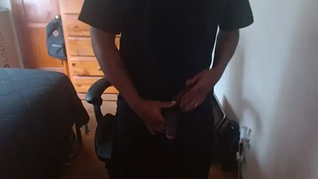 Snapshot of Breadwinnah chatting on September 28, 3:17 pm Breadwinnah online show from September 28, 3:17 pm