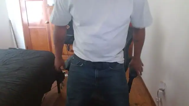 Snapshot of Breadwinnah chatting on October 13, 9:48 pm Breadwinnah online show from October 13, 9:48 pm