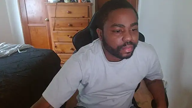 Snapshot of Breadwinnah chatting on October 14, 5:58 pm Breadwinnah online show from October 14, 5:58 pm