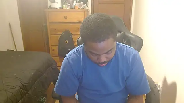 Snapshot of Breadwinnah chatting on October 18, 2:03 am Breadwinnah online show from October 18, 2:03 am